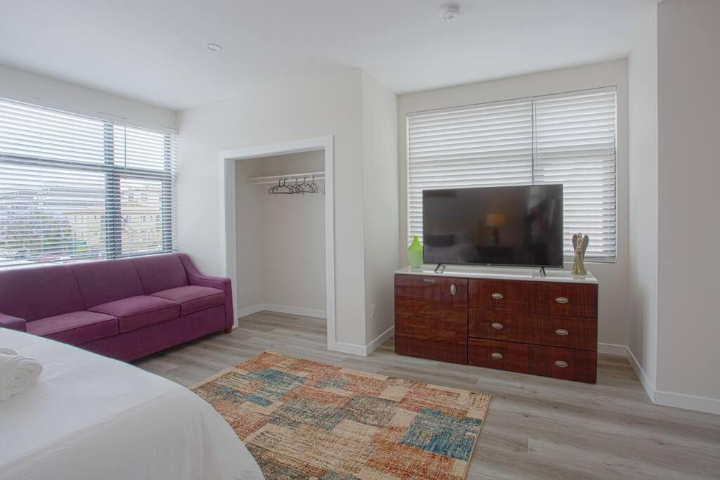 Appartement Comfy With Cali King Size Mattress San Diego