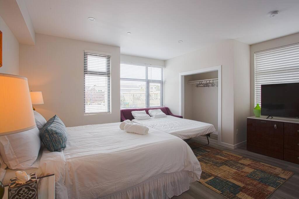 Appartement Comfy With Cali King Size Mattress San Diego